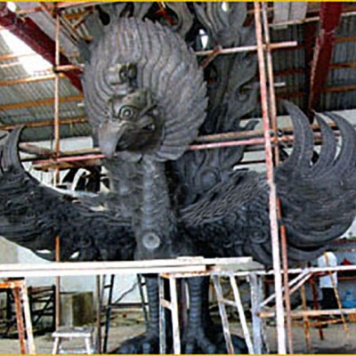 咸宁温泉大型老鹰树脂雕塑