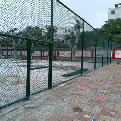 聊城体育场防护栏 五人制足球场围栏网可加工定制